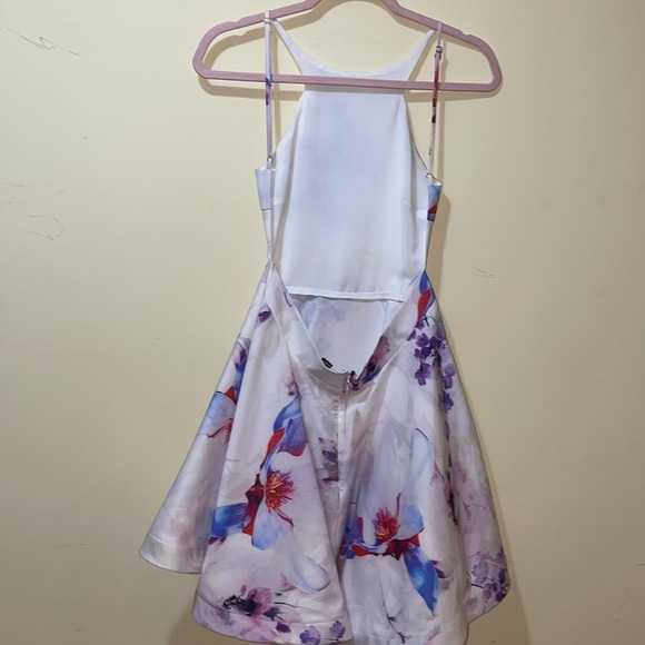 Womens New Windsor Floral Print Backless Dress - Picture 3 of 7